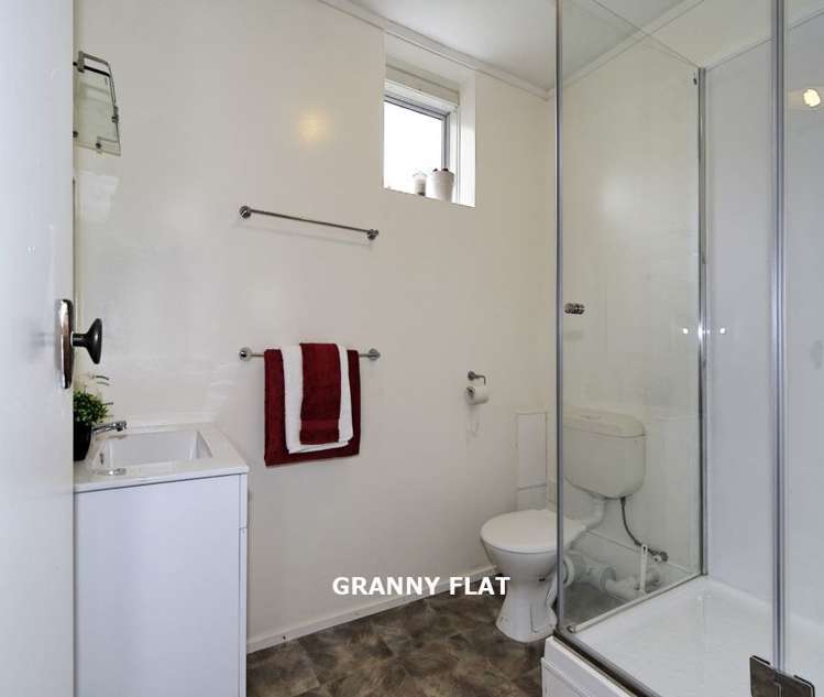 12 Surat Place Glen Eden_25