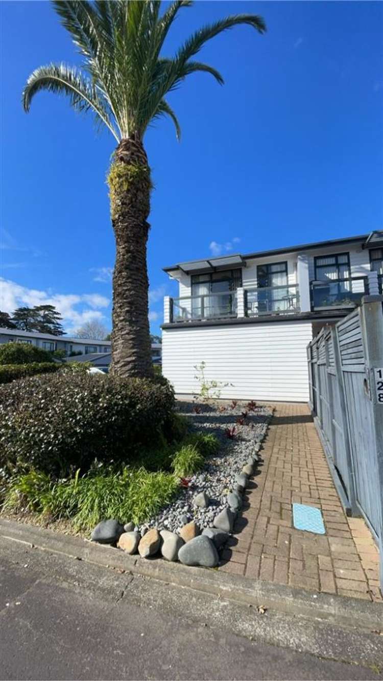 129/2 Armoy Drive East Tamaki_10