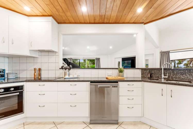 5 Glance Street Sandspit_11