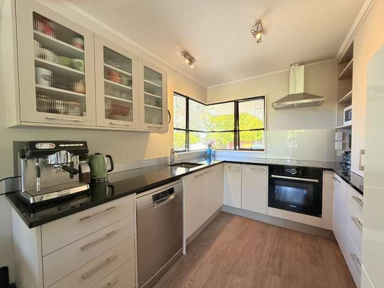 7 Burton Way 10796_1