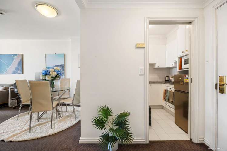 1702/8 Albert Street_4