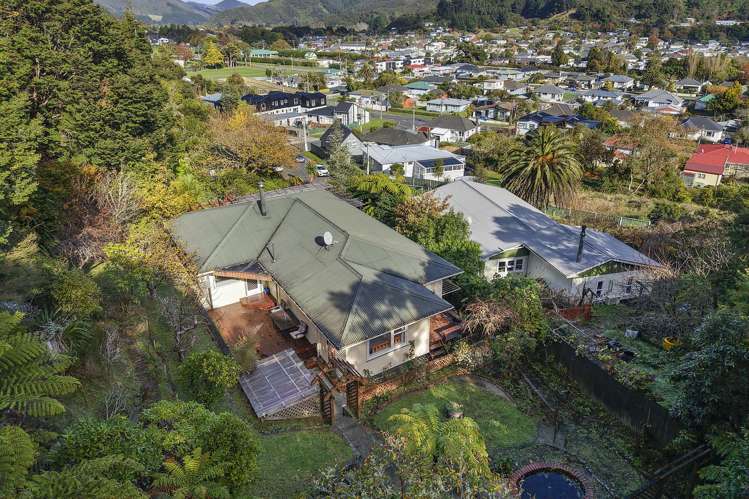16 and 18 Faris Crescent Wainuiomata_2