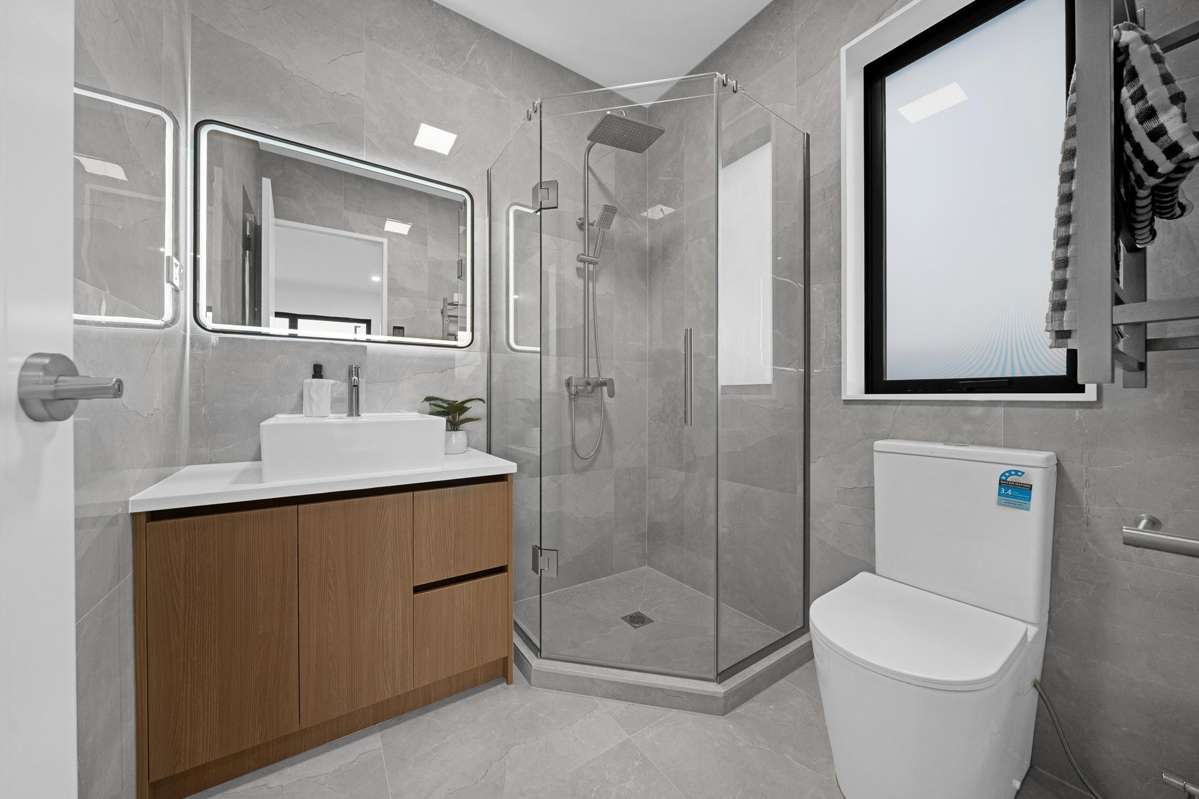 22 LEATHEM CRESCENT_2