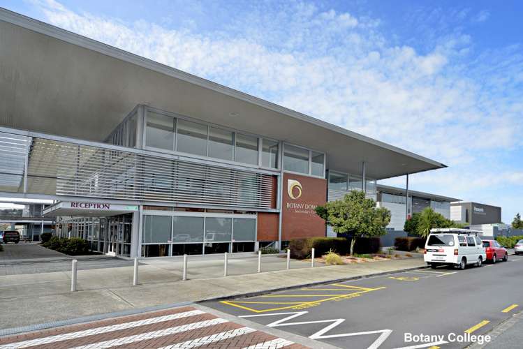 53 Armstrong Farm Drive East Tamaki Heights_9