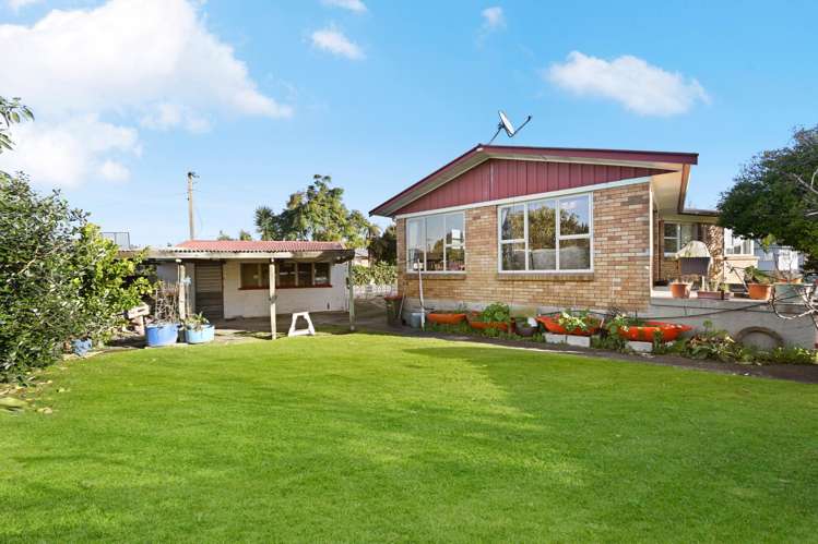 14 Frederick Drive Dinsdale_10