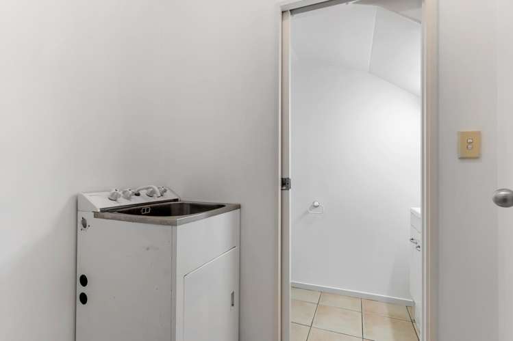 3/8 Tuscany Way Te Atatu Peninsula_18