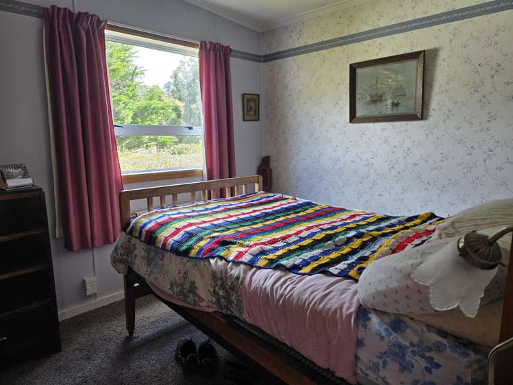 22 and 24 Main Road Stewart Island_9