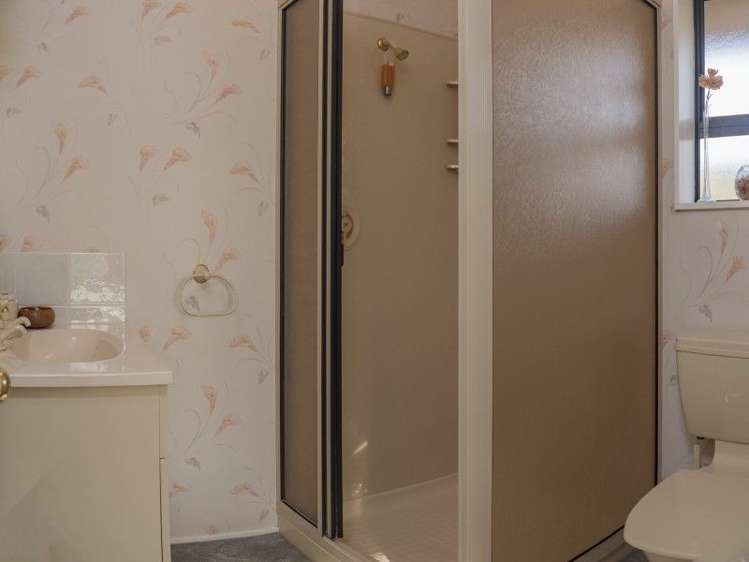 35 Aldinga Avenue Stoke_11