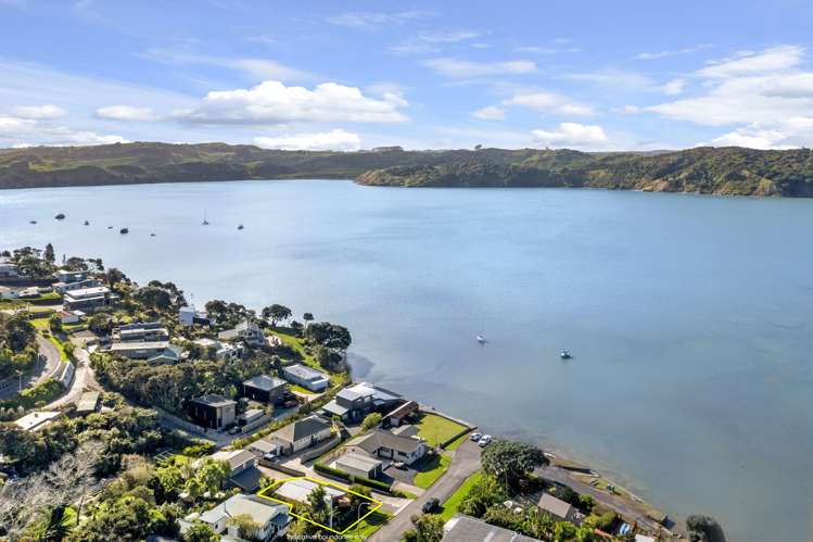 50 Lorenzen Bay Road Raglan_33