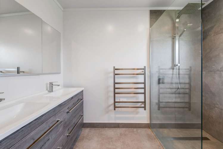 29 Parakai Avenue Parakai_13