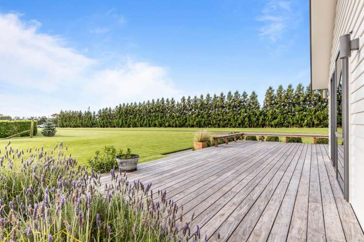 39 Kairau Road East Waitara_6