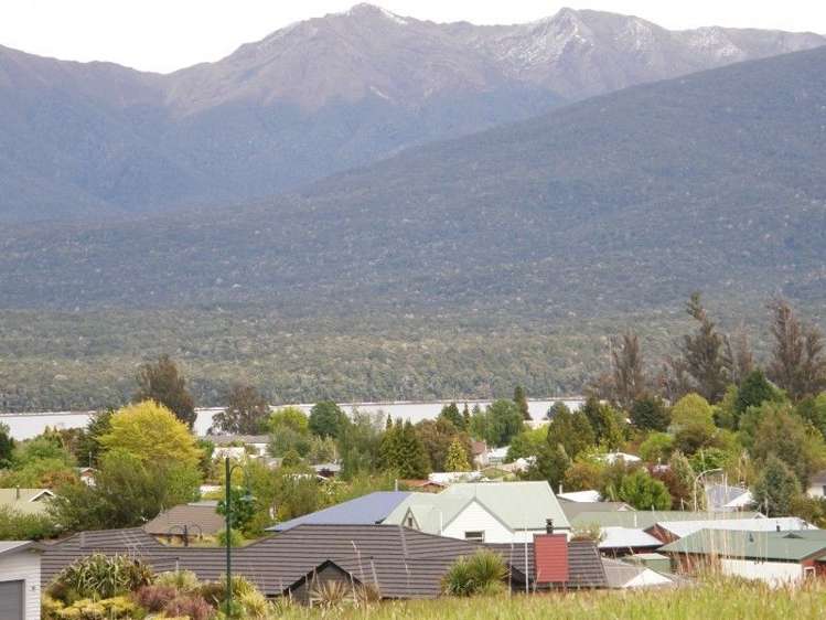 10 Tawera Place Te Anau_0