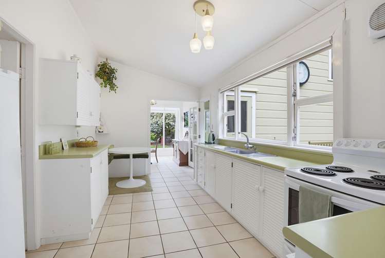 311 Karaka Bay Road Karaka Bays_9