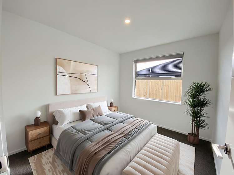 8 Accadia Drive 11103_7