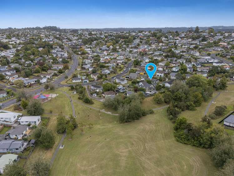 15A Tetrarch Place Totara Vale_23