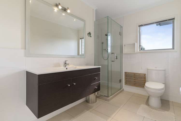 17 Oruamo Place Beach Haven_9