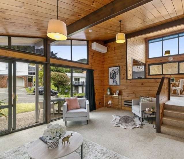 Karori, 3 bedrooms, 2 bathrooms