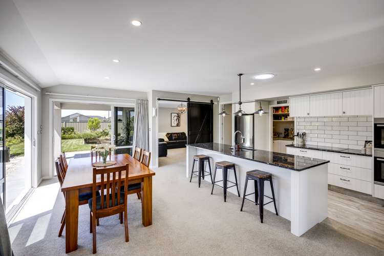 6 Pelorus Avenue Poraiti_5