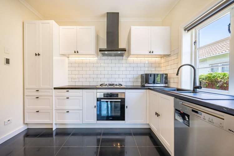 1/24 Mahoe Street 10609_4