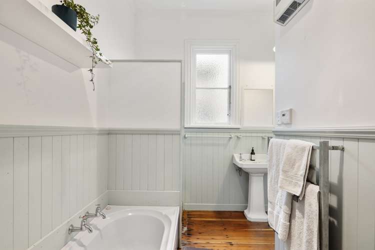 112 Onepu Road Lyall Bay_16