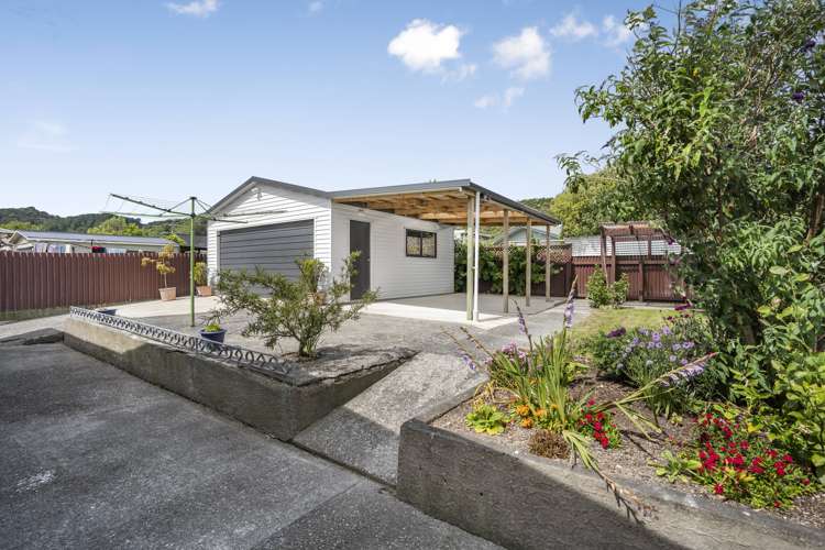 38 Momona Street Wainuiomata_16