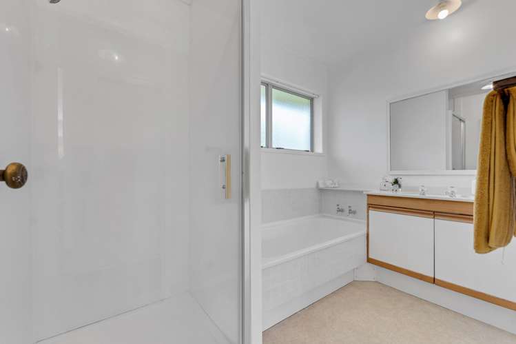 31 Evanda Crescent Conifer Grove_12