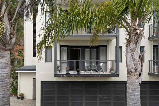 Single Level, Private Garage & Rangi Zoned