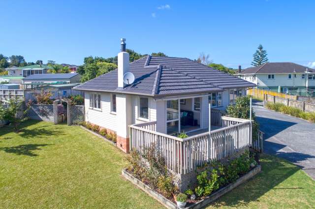 38 Kaikoura Street Henderson_1