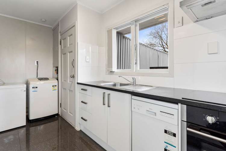 1/19 Velvet Crescent Otara_3