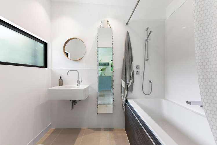 8 Erangi Place Bethells Beach_14