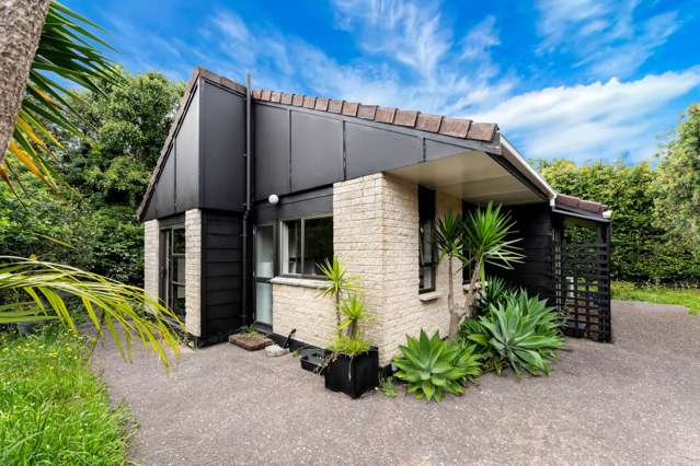 Free standing gem in the heart of Takapuna