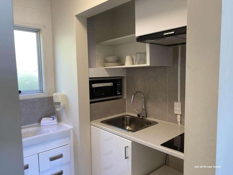 25 and 31/76 Lake Terrace Taupo_11