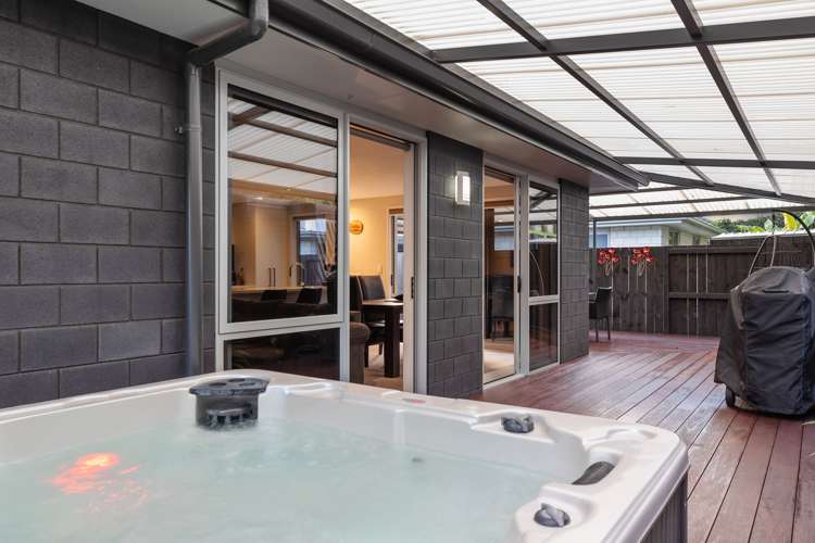 103 Ballintoy Park Drive Welcome Bay_17