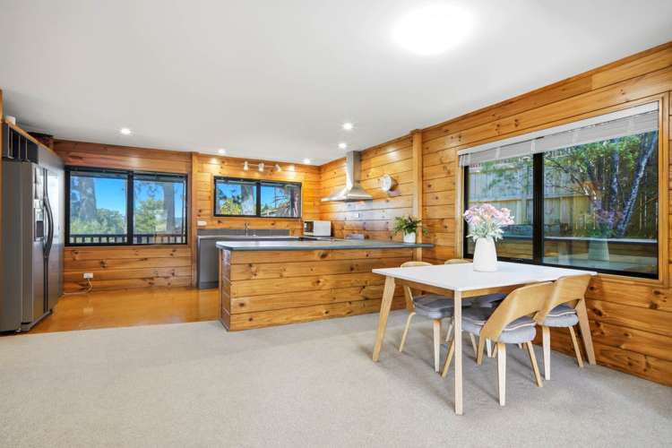 3 Tawhana Crescent Red Beach_6