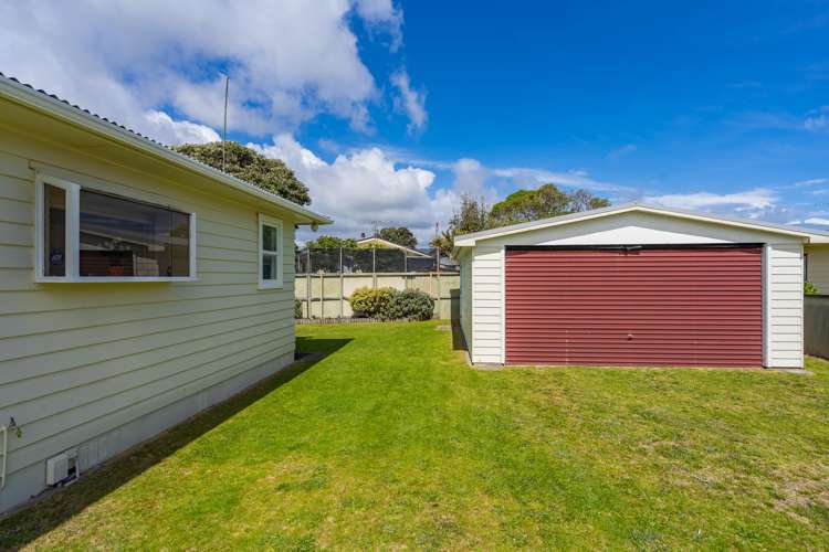 11 Adrian Grove Waikanae Beach_19