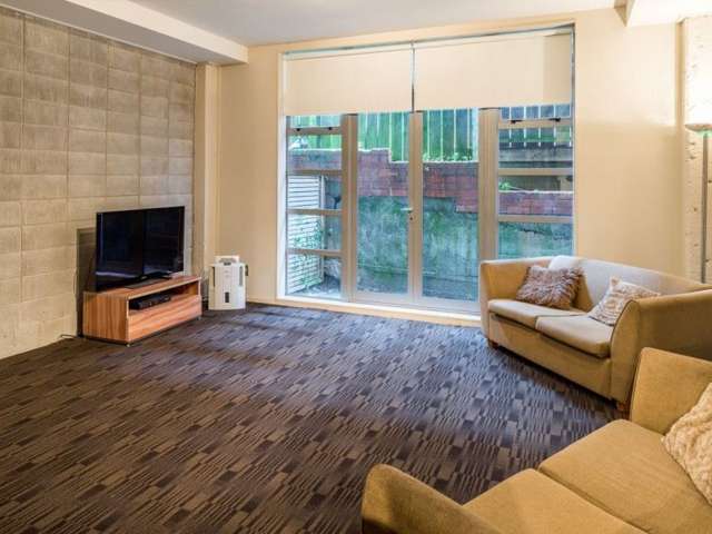 306/20 Hanson Street Mount Cook_1