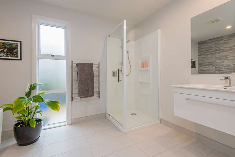 15 Monaco Grove Fitzherbert_6