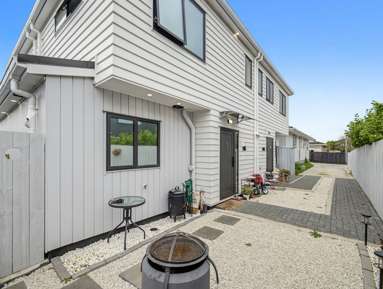 2/7 Gambare Place_3