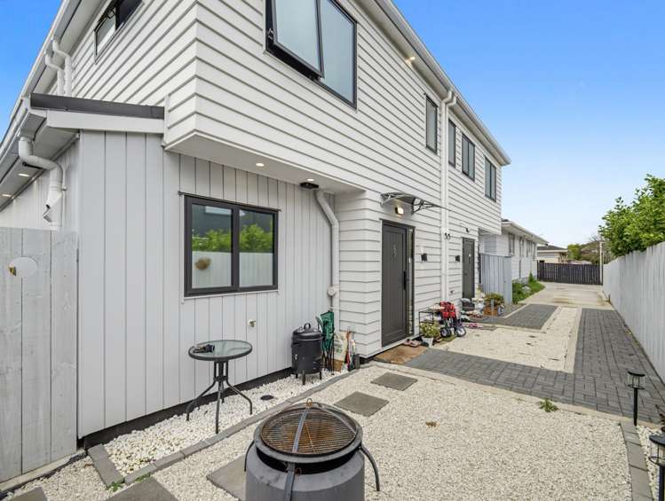 2/7 Gambare Place_3