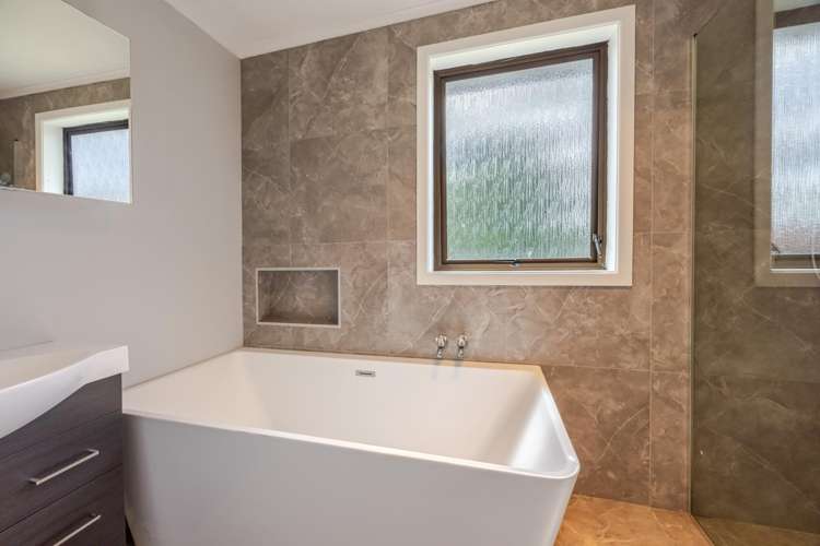 9 and 11 Willow Grove Waipukurau_12