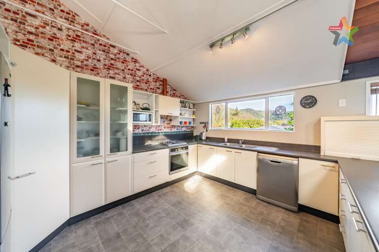 57 Oroua Street Eastbourne_12