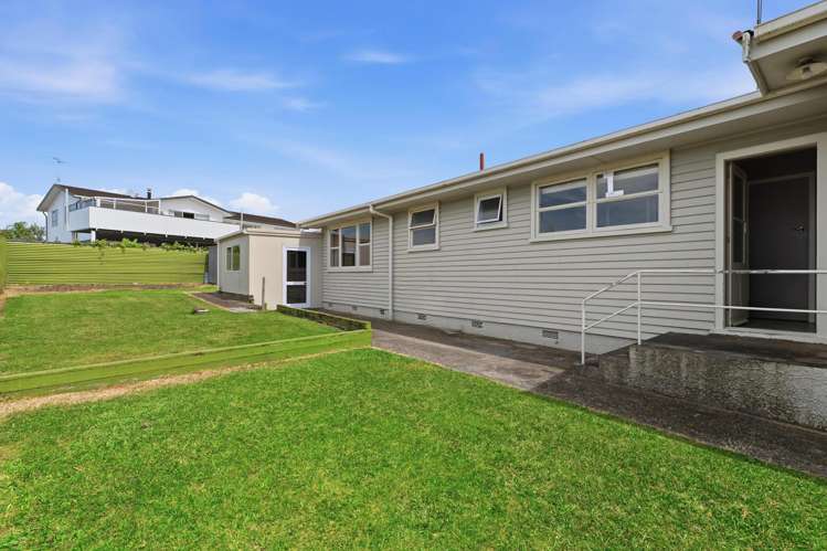 24 Levers Road Matua_19