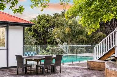 233 Paremoremo Road_3