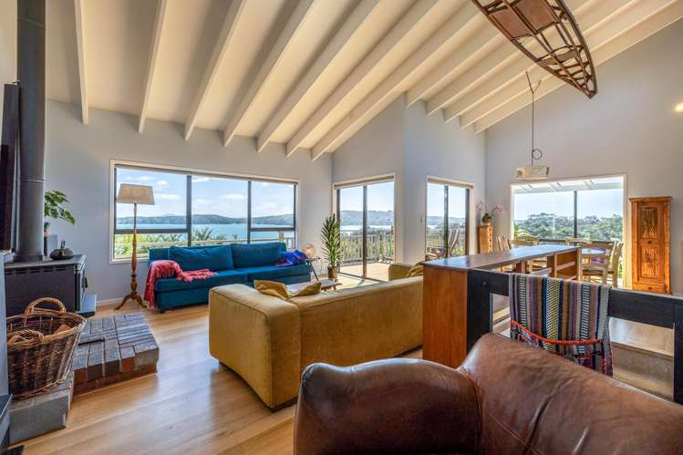 63 Kennedy Point Road Surfdale_2