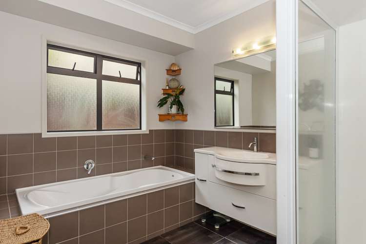 4 Parkwood Place Huntington_13