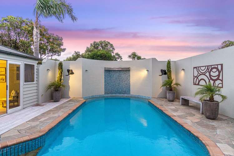 2 Puriri Place Sandspit_33