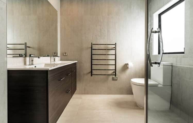 2 Taikura Avenue Red Beach_15