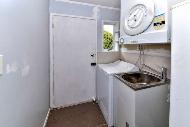 23 Sunningdale Street Wattle Downs_17