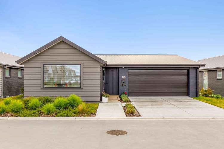 105/30 Bob Robertson Drive Woodend_1