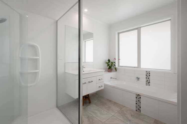 2 Gleneagles Drive Aongatete_18